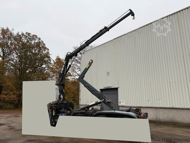 Haakarm vrachtwagen PALFINGER Kran Hiab 081 AW + Abroller Guima