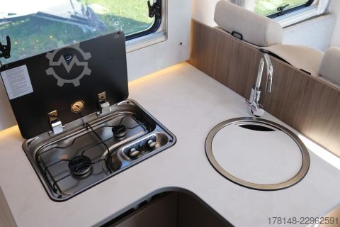 Półzintegrowany kamper Carado T 447 Pro+