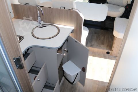 Półzintegrowany kamper Carado T 447 Pro+