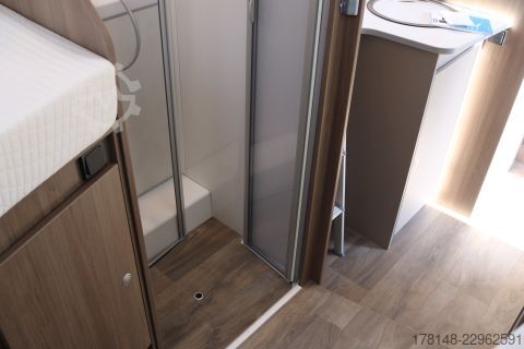 Półzintegrowany kamper Carado T 447 Pro+