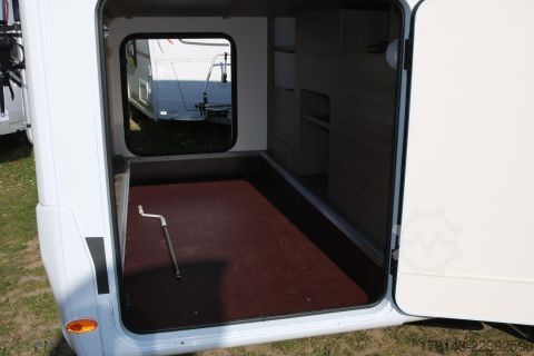 Półzintegrowany kamper Carado T 447 Pro+
