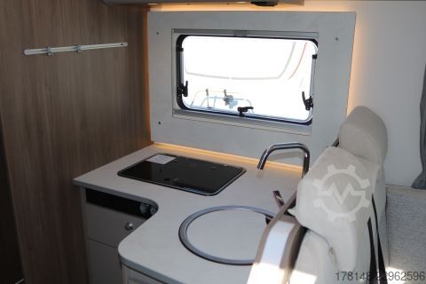 Półzintegrowany kamper Carado T 447 Pro+