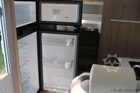 Półzintegrowany kamper Carado T 447 Pro+