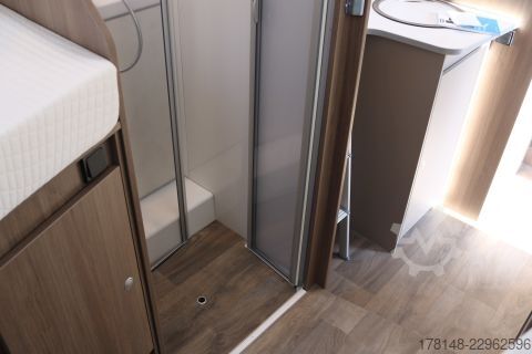 Półzintegrowany kamper Carado T 447 Pro+
