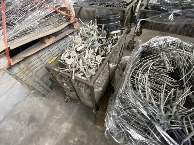 1999 CM System D8 Trasportatore aereo (catena di verniciatura) per la movimentazione di sedie o p... CM System D8