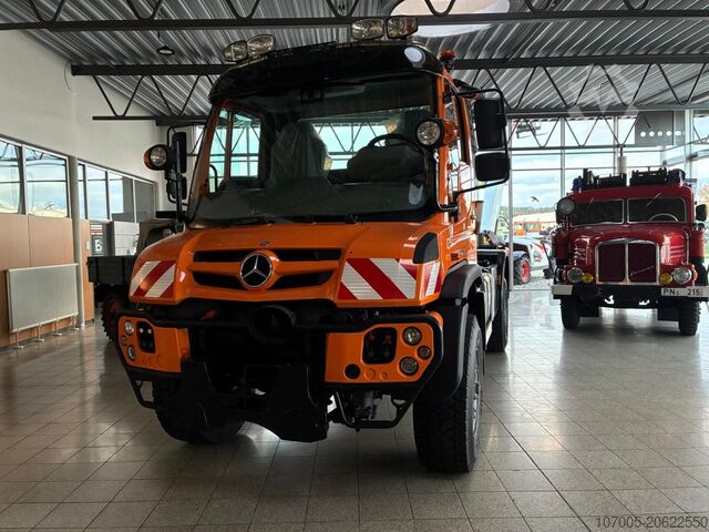Ostatní Mercedes-Benz Unimog U 530 mit neuem Motor