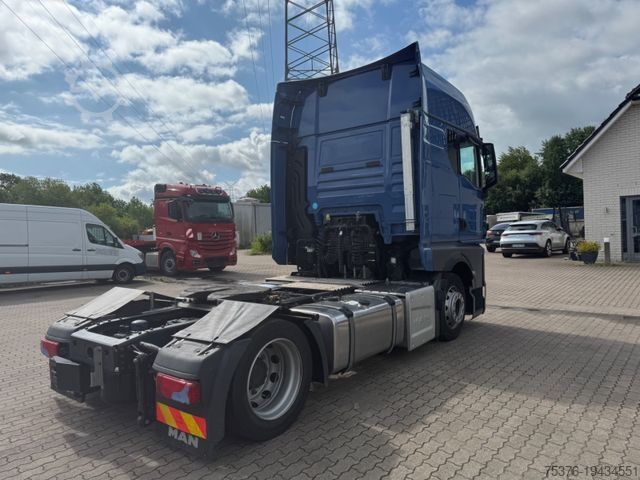 Volumen trækker MAN TGX 18.480 Lowdeck Retarder