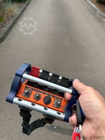 Platós teherautó ponyvával MAN TGM 15.250 Koffer KRAN 14m FUNK EDSCHA