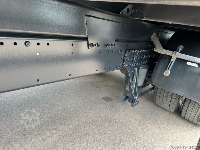 Dobozos teherautó MAN TGM 15.250 Koffer KRAN 14m FUNK EDSCHA