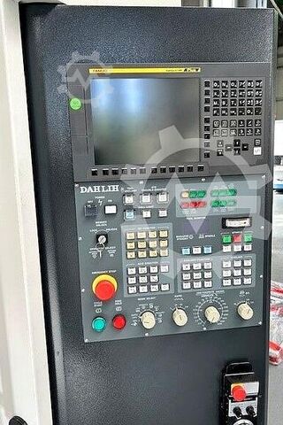 Függőleges megmunkáló központ DAHLIH MCV-860 + RoboJob MA 25