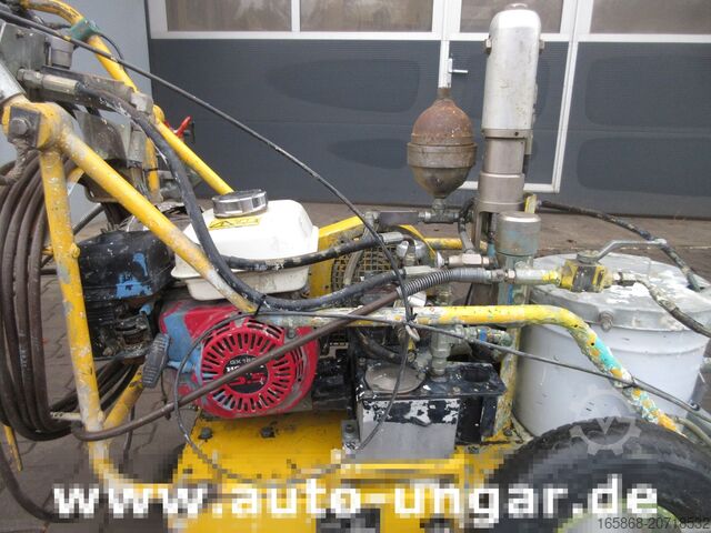 Road markings ProSign Citadine Graco LineLazer Airless Roadmar