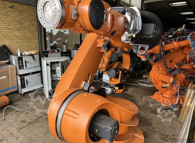Robot industrial KUKA KR360-2 KRC2 ED05