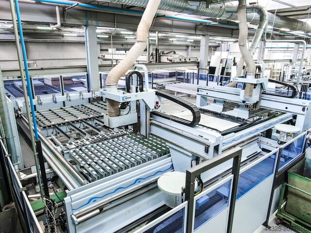 Megmunkálóközpont fészkelőasztallal WEEKE PROFI BHC912/43/25