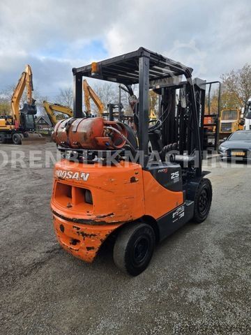 Front loader forklift DOOSAN G25E-5