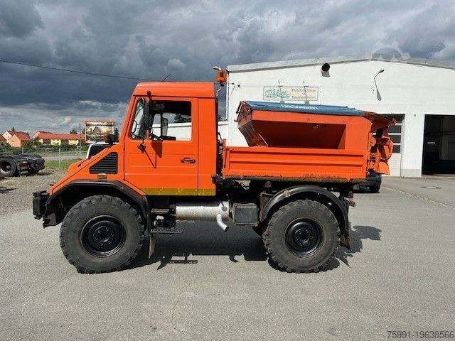 Camion-benne tricar MERCEDES-BENZ Unimog 418/10 Winterdienst2000