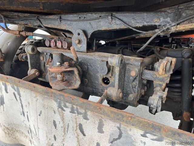 Camion-benne tricar MERCEDES-BENZ Unimog 418/10 Winterdienst2000