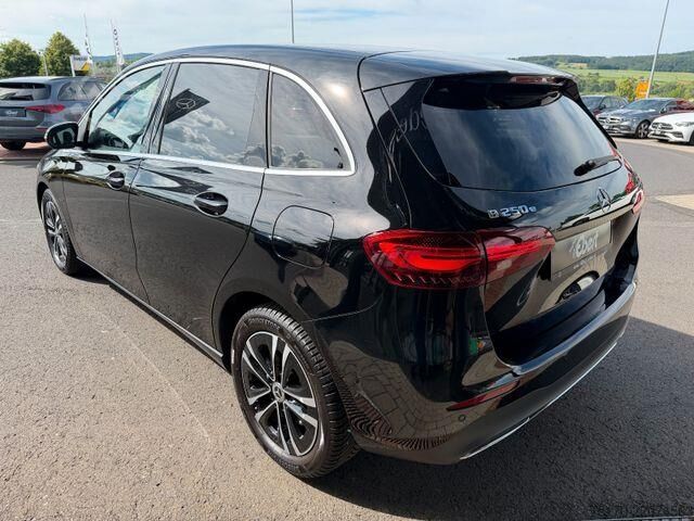 Kombi s vysokou střechou Mercedes-Benz B 250 e Progressive MBEAM+R-Kamera+Carplay+MBUX