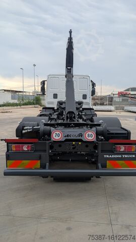 ανυψωτικό φορτηγό με γάντζο IVECO 180E32
