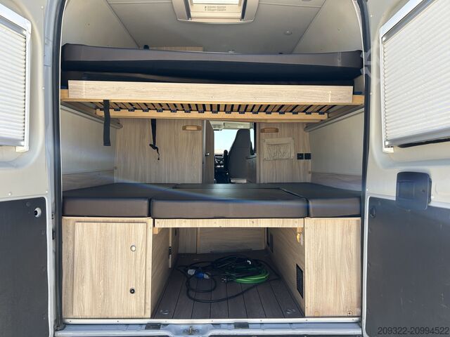 Lakókocsi/lakóautó Fiat Weinsberg Carabus 600 K | 4 posti letto | Completamente attrezzato