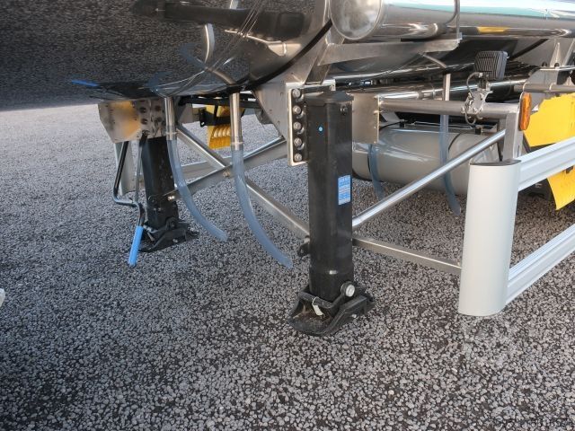 Tanker semitrailer Magyar 3 Kammer Lebensmitteltank Heizung Drucktank 32 m³