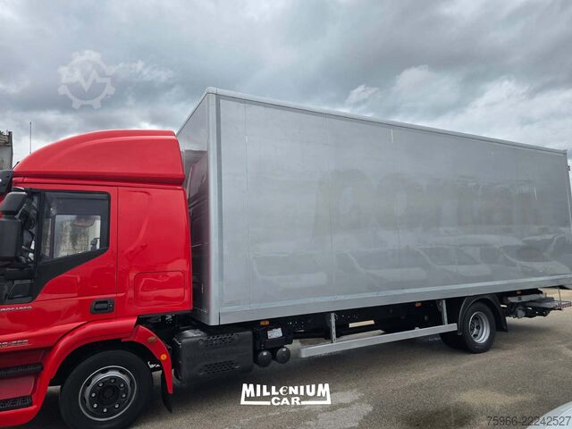 Camião de caixa fechada Iveco EUROCARGO 120E22 FURGONE 7,70 (2018)