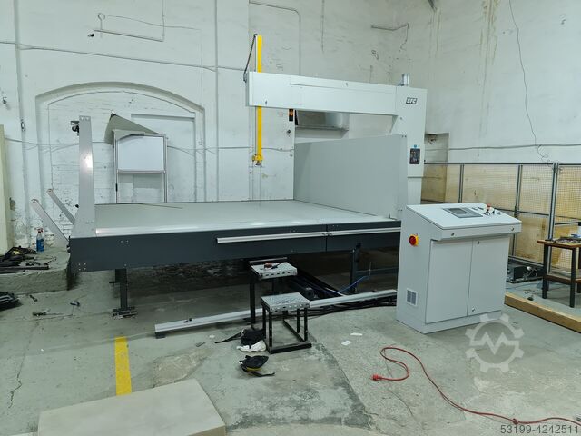 Foam cutting machine, automatic SFC Trans-Foamers, aenlich AB V D2