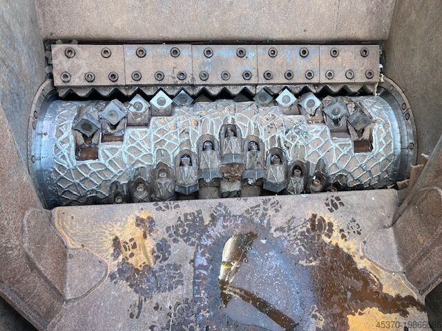 Enkelassige versnipperaar LINDNER Recyclingtech GmbH JUPITER 1800