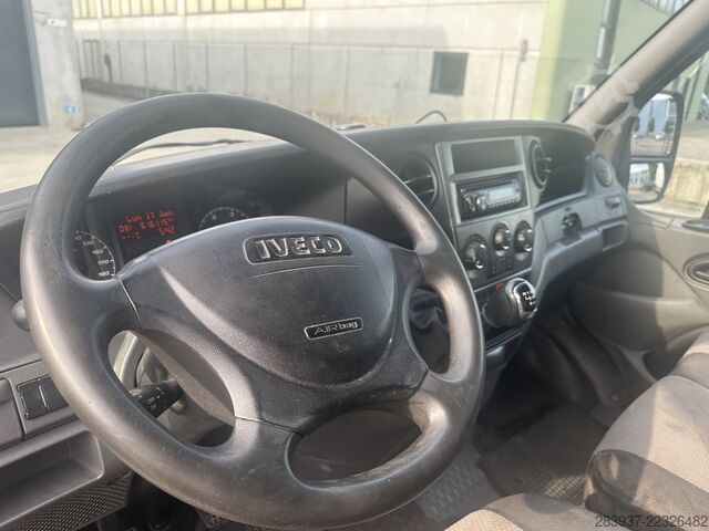 Furgoneta caja IVECO DAILY 35C15