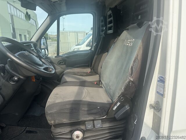 Furgoneta caja IVECO DAILY 35C15