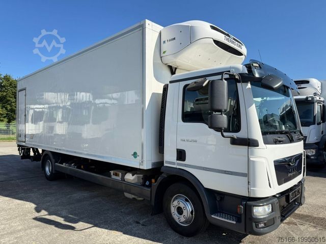 Hűtős teherautó MAN TGL 12.250 BL Kühlkoffer 7,4 m LBW 1,5 T*TK 600