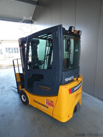 Elektrische vorkheftruck 3 wielen Jungheinrich EFG 213