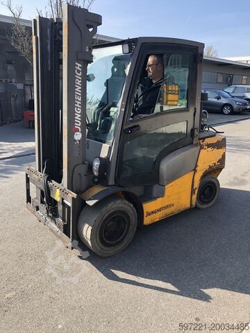 LPG vysokozdvižné vozíky Jungheinrich TFG 430