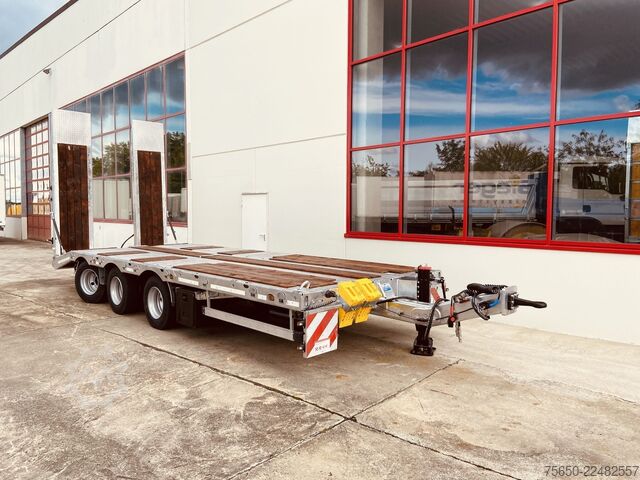 Low loader trailer Möslein TT 31  31 t GG Tridem- Tieflader 3 Achs, gelenktNeufahrzeug