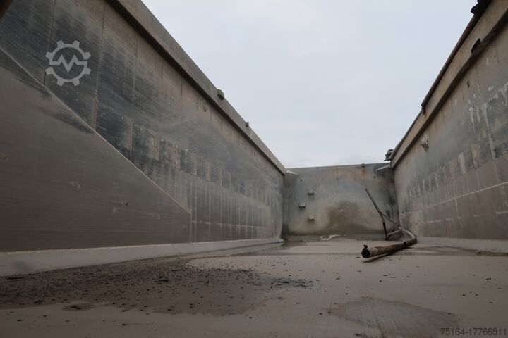 Kipper Auflieger Reisch RHKS-3 Alukastenmulde Unfall