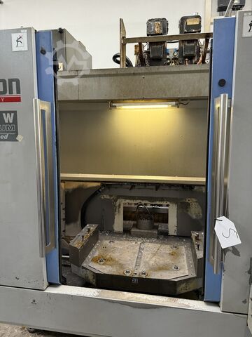 Pionowe centrum obróbcze CHIRON DZ 15 WM