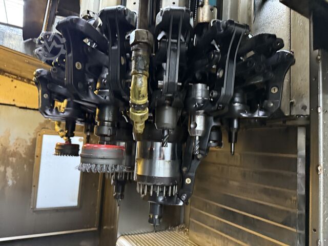 Pionowe centrum obróbcze CHIRON DZ 15 WM