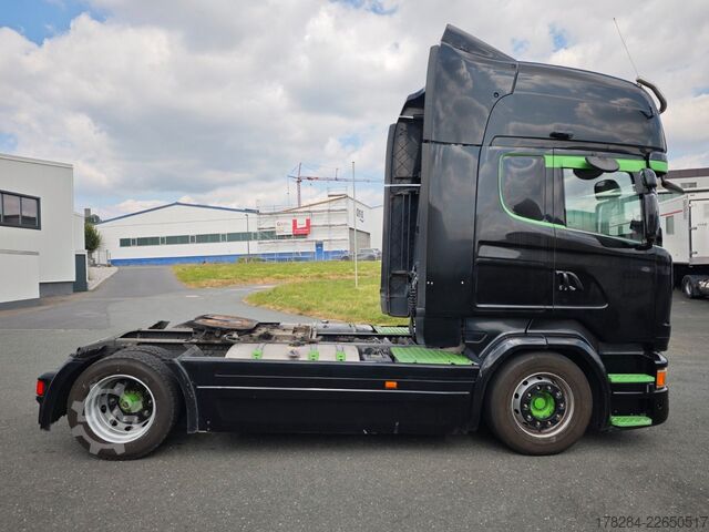 Nagy térfogatú nyergesvontató SCANIA R450  MEGA Vollverkleidung Standklima