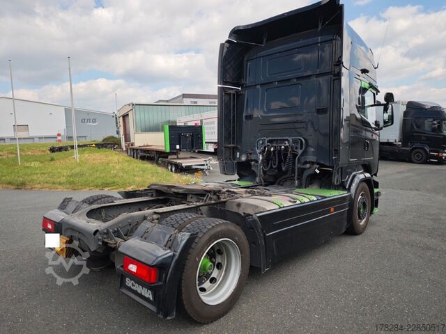 Nagy térfogatú nyergesvontató SCANIA R450  MEGA Vollverkleidung Standklima