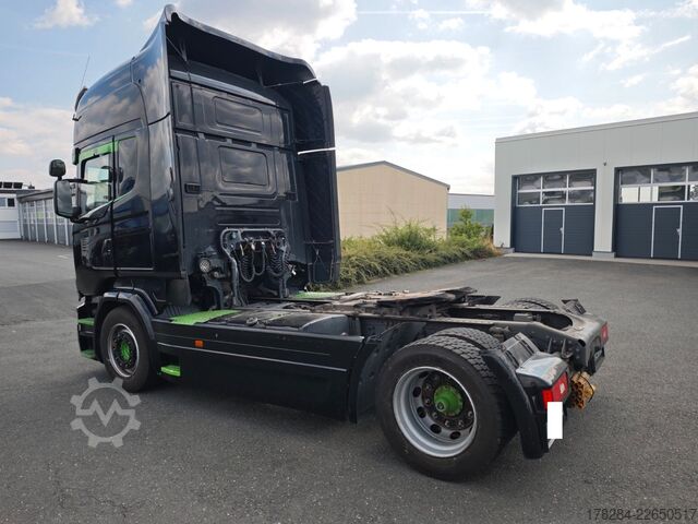 Nagy térfogatú nyergesvontató SCANIA R450  MEGA Vollverkleidung Standklima
