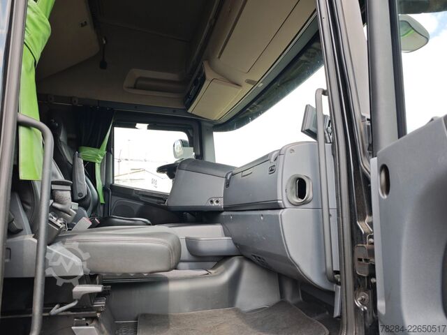 Nagy térfogatú nyergesvontató SCANIA R450  MEGA Vollverkleidung Standklima
