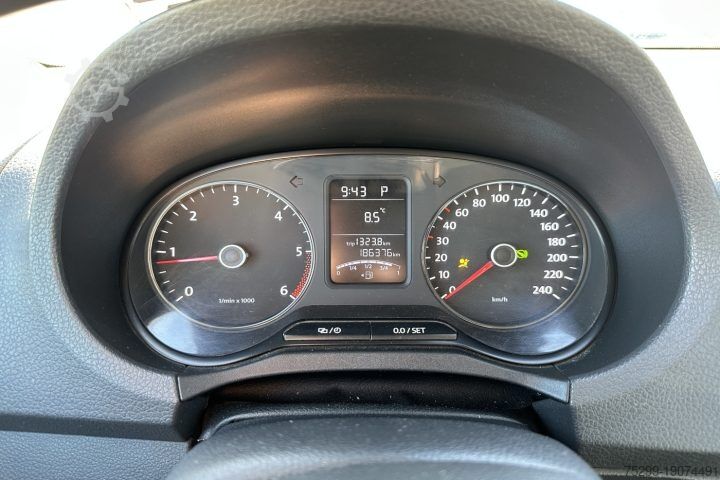 Anpassad skåpbil VW Amarok Pick-Up 4Motion