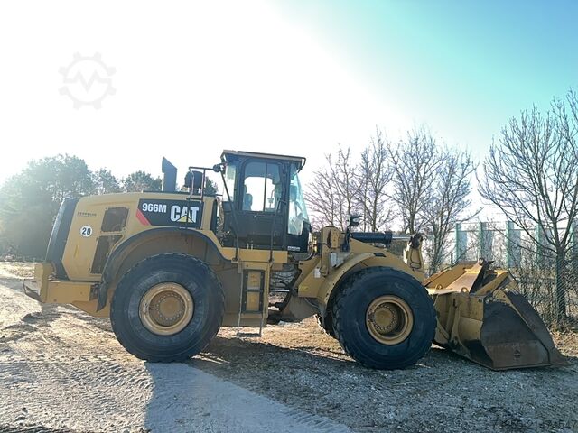 ładowarka Caterpillar 966M