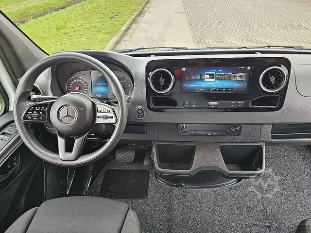 Walizka MERCEDES-BENZ SPRINTER 319 Bakwagen Laadklep!
