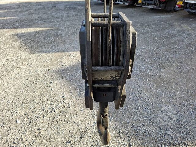 Kran för alla typer av terrängkörning Tadano Faun ATF70G-4