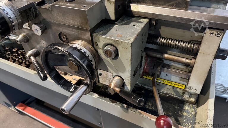 Centralna letta Used Colchester Student 1800 Straight Bed Centre Lathe