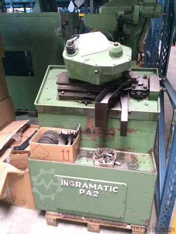 Koppel- en knijpmachine INGRAMATIC PA2