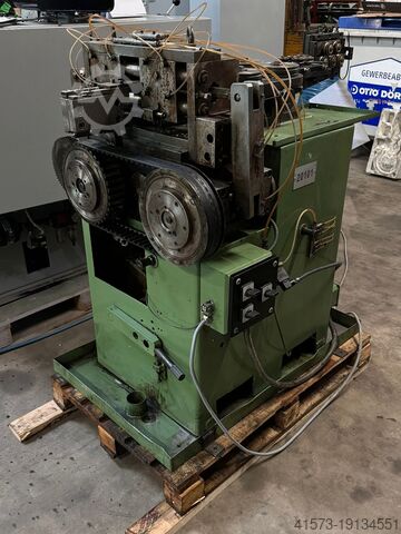 Draadricht- en snijmachine HSH for concrete anchors