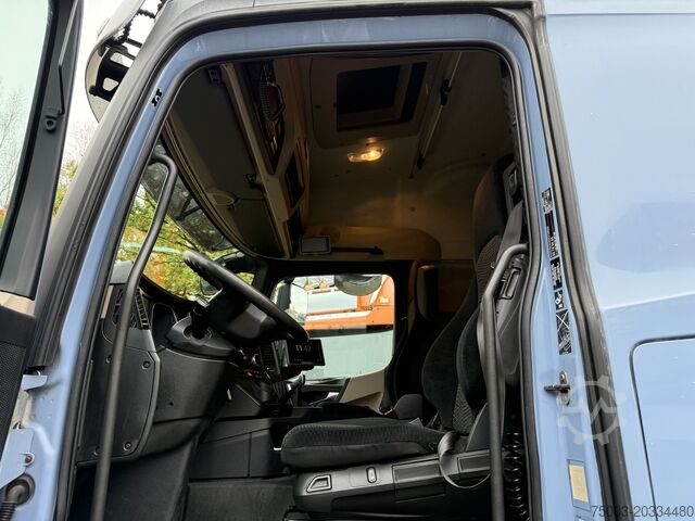Tung lastbil Mercedes-Benz Actros 2548 LS 6X2 Kran HMF 3220 bis 16 Meter