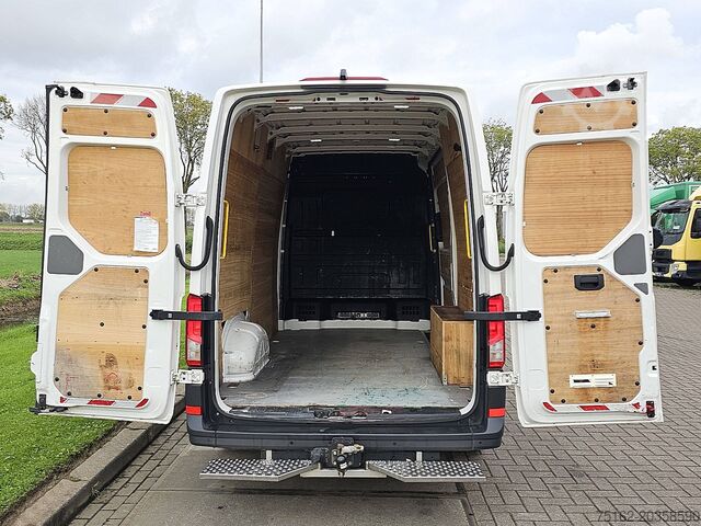 Bestelauto VOLKSWAGEN CRAFTER 35 2.0 L3H3 140Pk Euro6 AC!