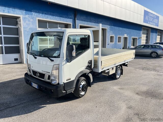 ανοιχτό φορτηγό φορτίου Nissan Cabstar NT400 35.14